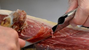 Trancheuse à jambon professionnelle : astuces pour bien la choisir